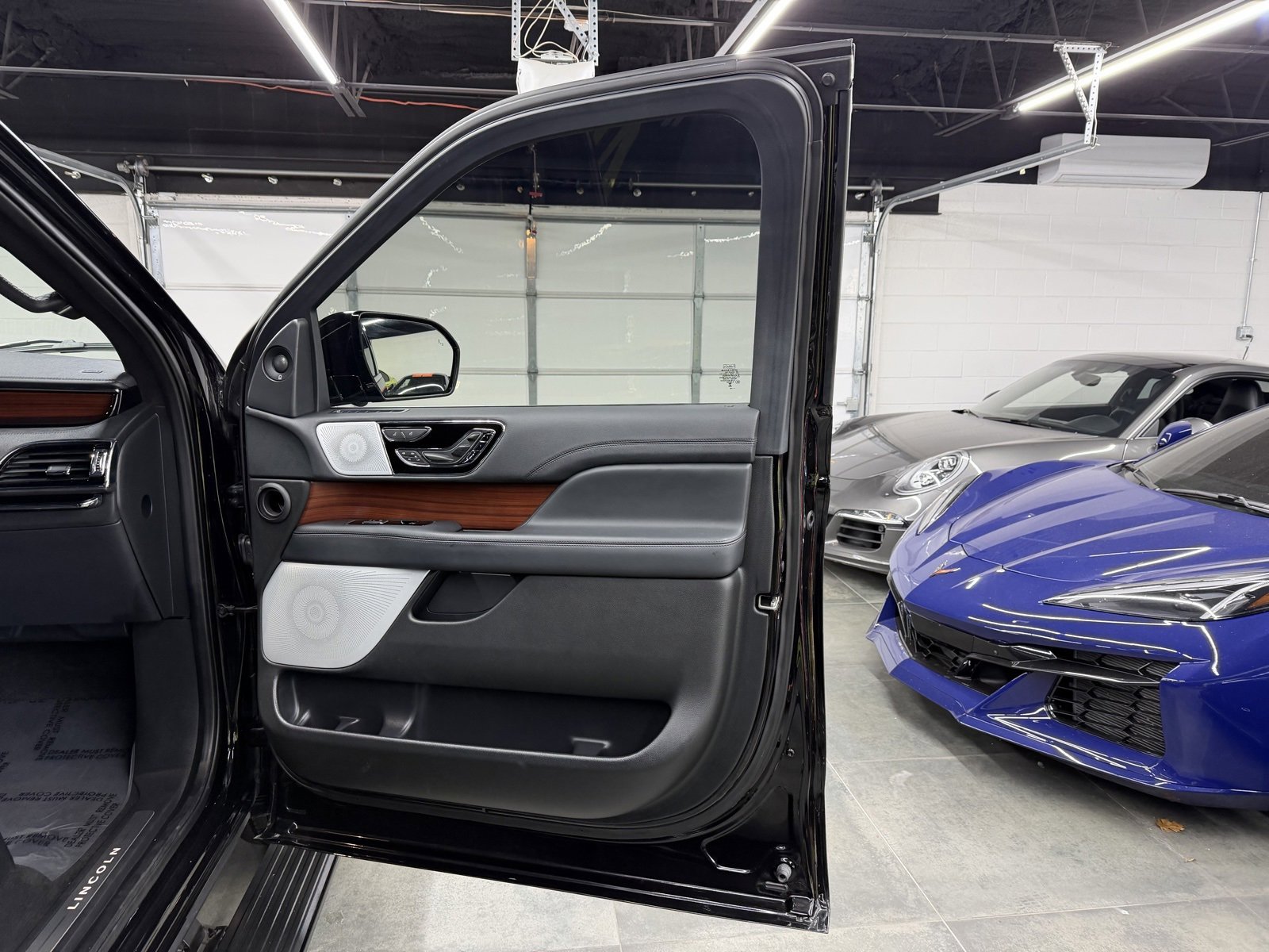 Used 2023 Lincoln Navigator Reserve image 26