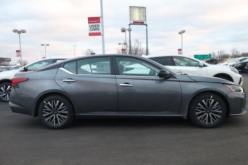 New 2025 Nissan Altima 2.5 SV image 5