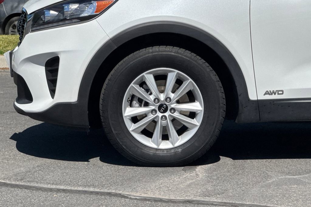 Used 2020 Kia Sorento LX AWD/4WD image 27