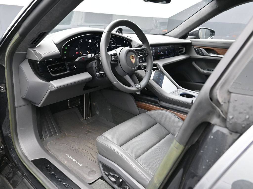 Certified 2023 Porsche Taycan GTS image 4