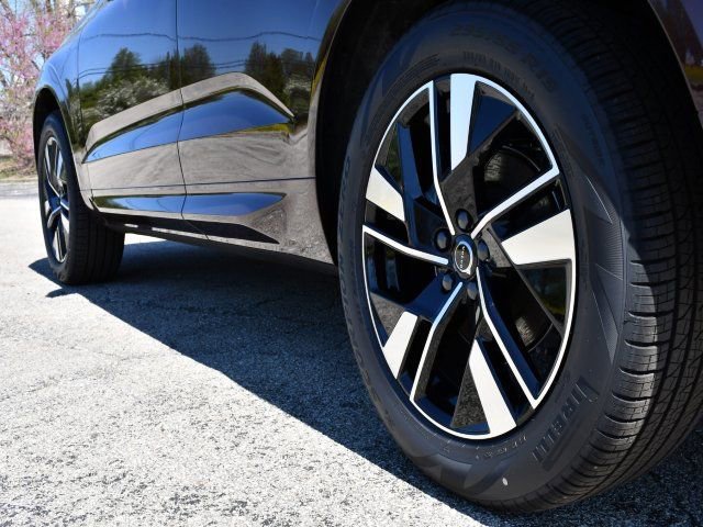 New 2026 Volvo XC60 B5 Plus w/ Protection Package Premier AWD/4WD image 9