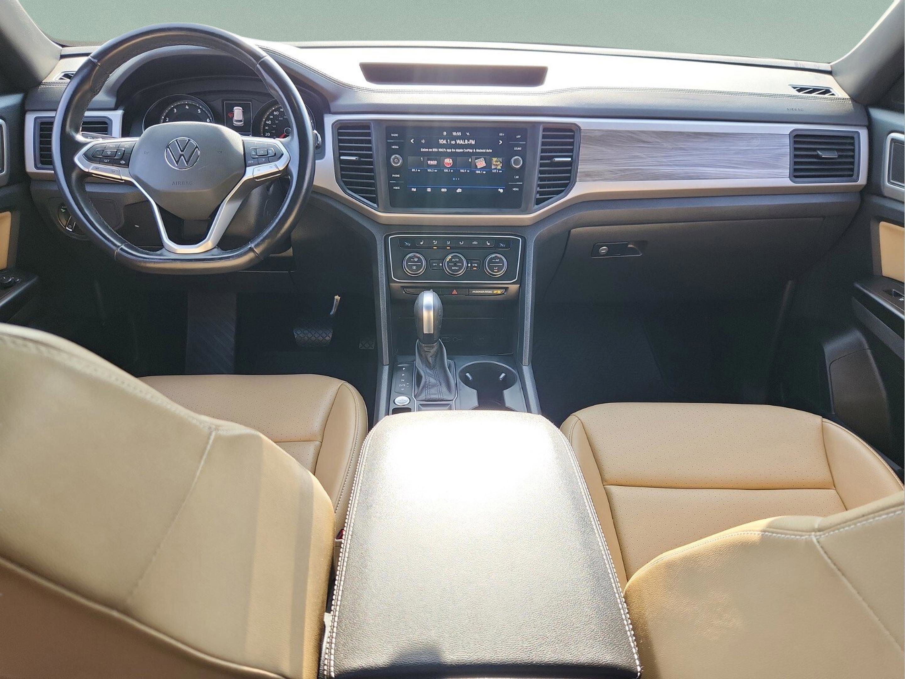 Used 2020 Volkswagen Atlas Cross Sport SE w/ Panoramic Sunroof Package image 11