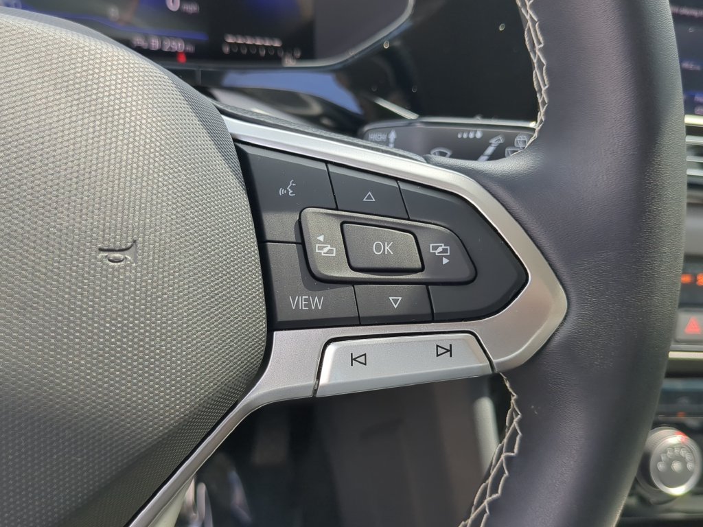 Certified 2023 Volkswagen Taos S FWD image 25
