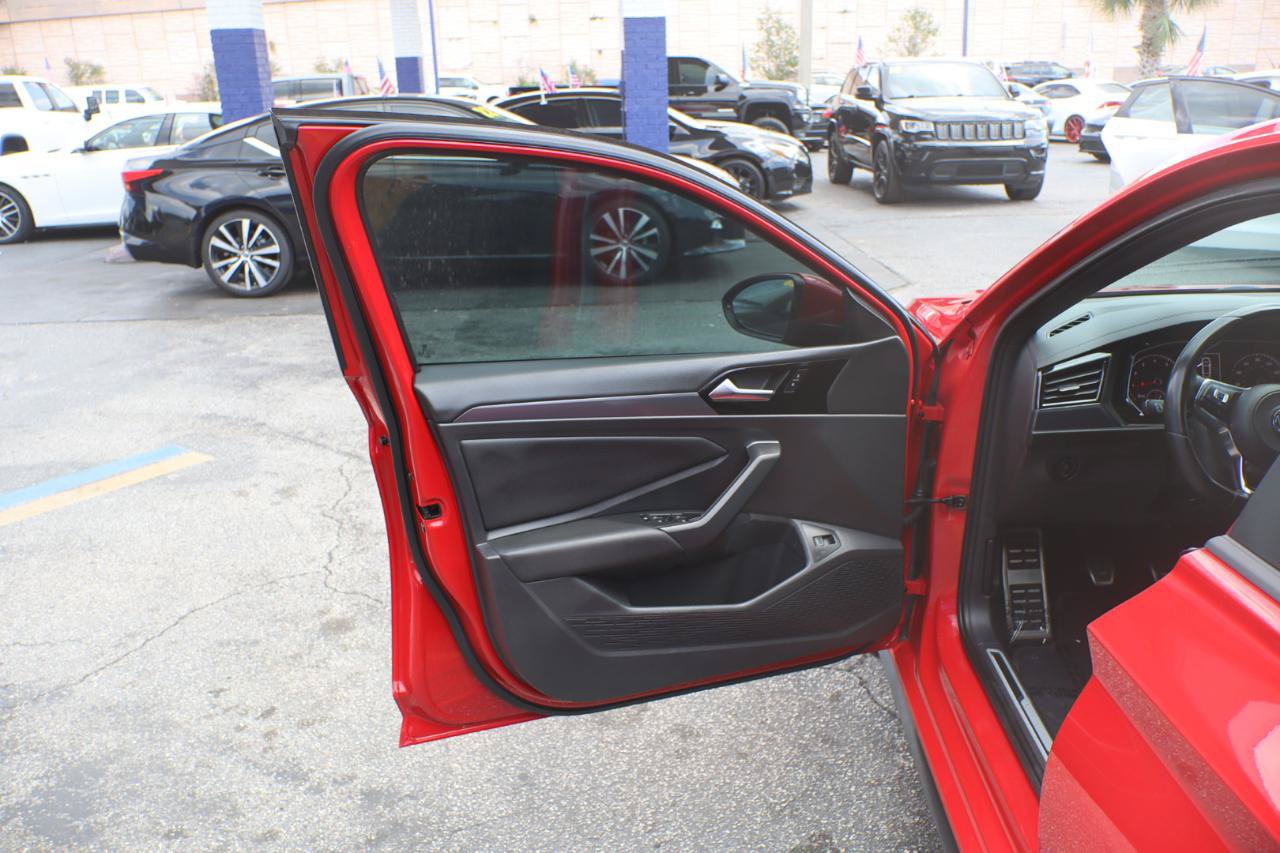 Used 2020 Volkswagen Jetta GLI FWD image 9