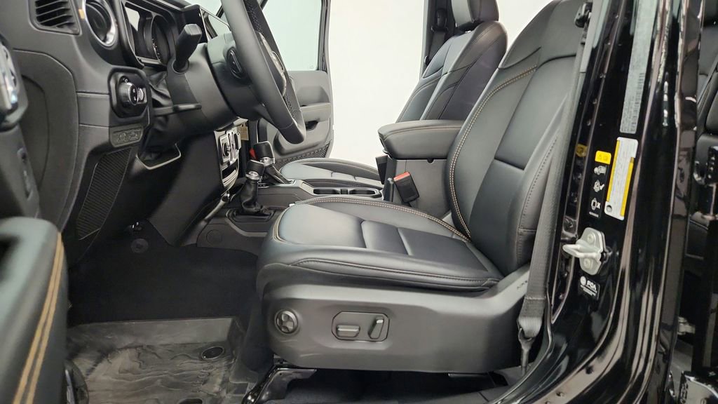 Used 2025 Jeep Gladiator Sport image 26