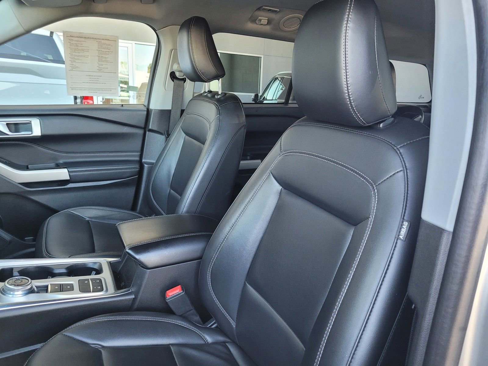 Used 2022 Ford Explorer XLT w/ Equipment Group 202A image 22