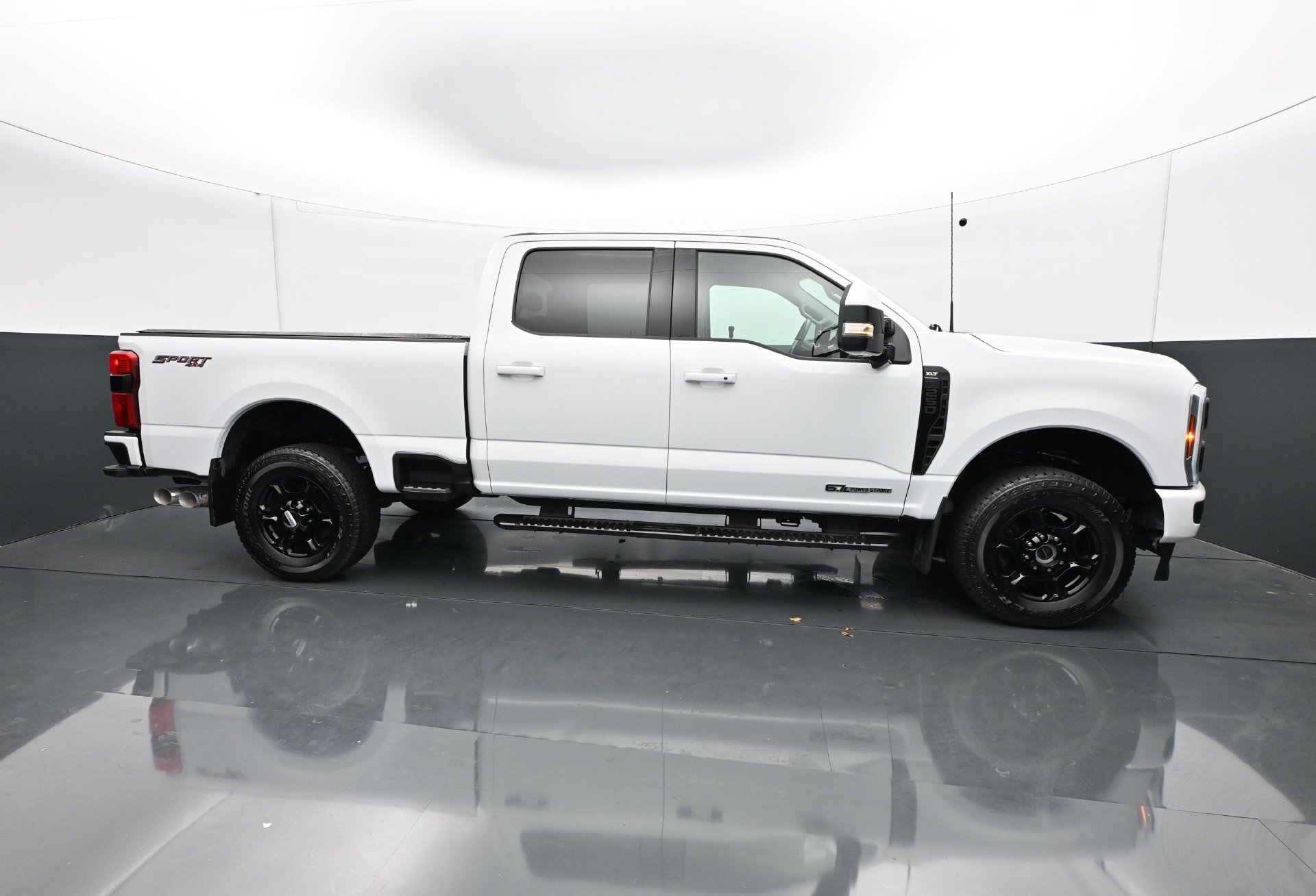 Used 2024 Ford F250 XLT w/ XLT Premium Package AWD/4WD image 8