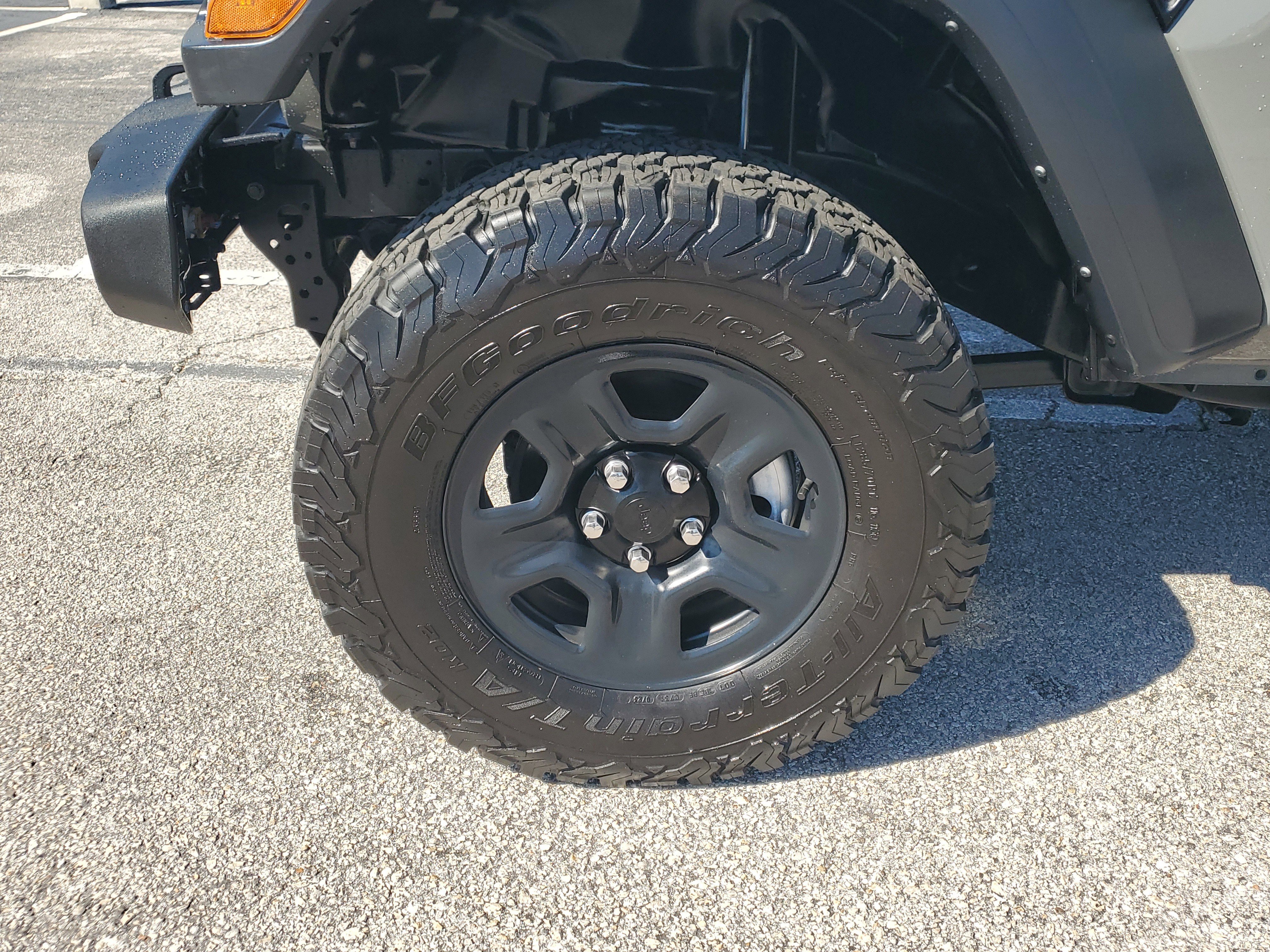 Used 2022 Jeep Wrangler Sport image 5