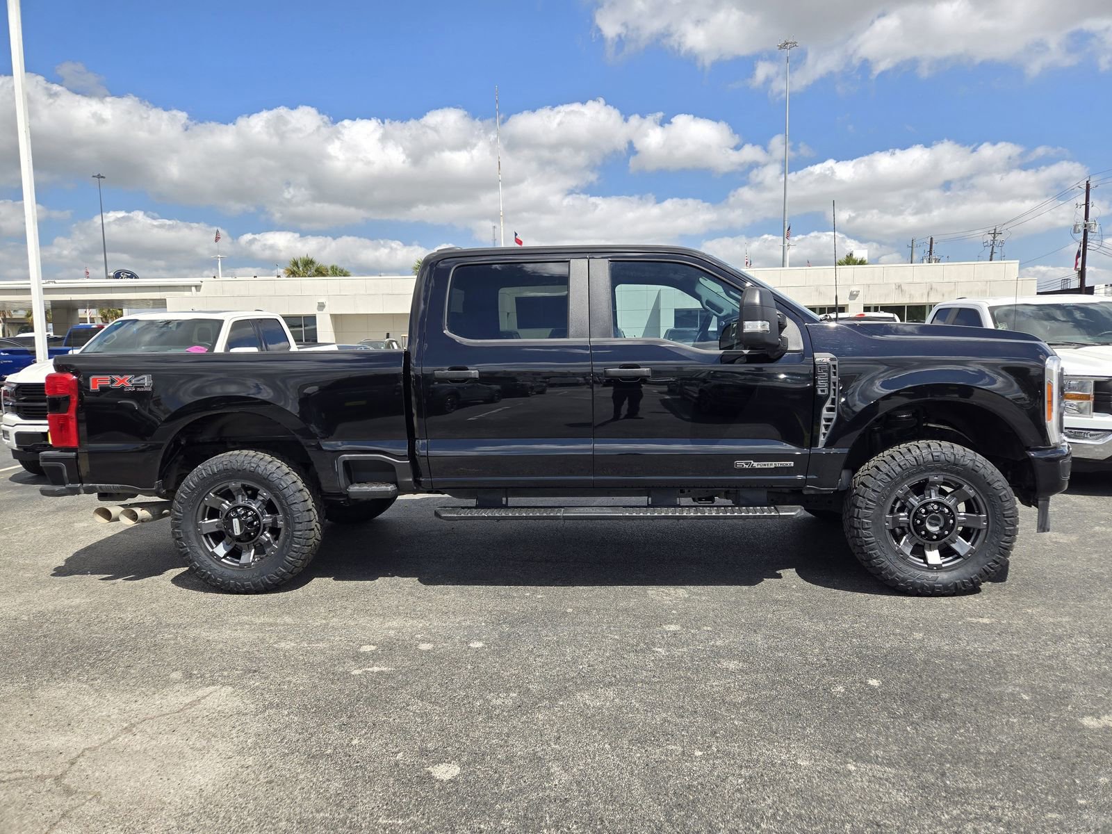 Used 2023 Ford F250 XL w/ STX Appearance Package image 4