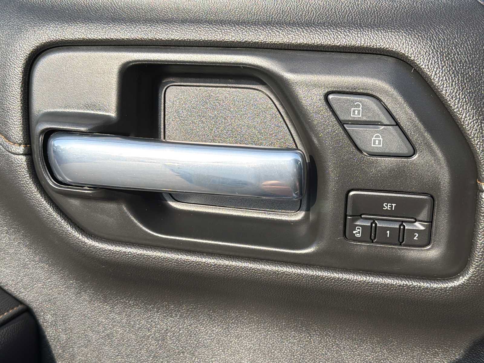 Used 2021 GMC Sierra 1500 AT4 w/ AT4 Premium Package AWD/4WD image 19