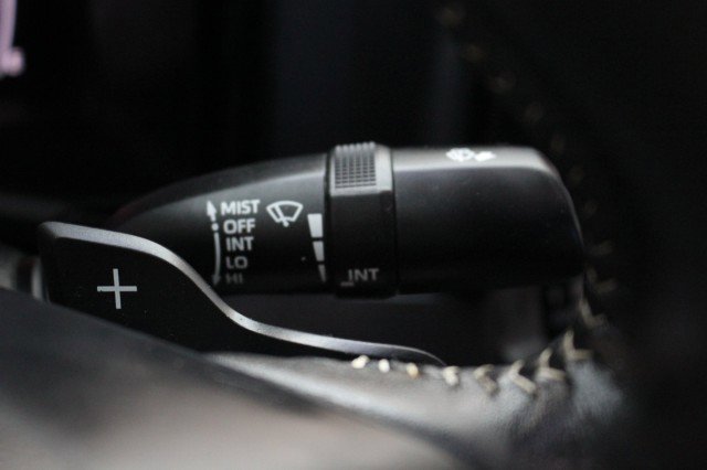 Used 2025 Toyota Camry SE w/ Convenience Package image 13