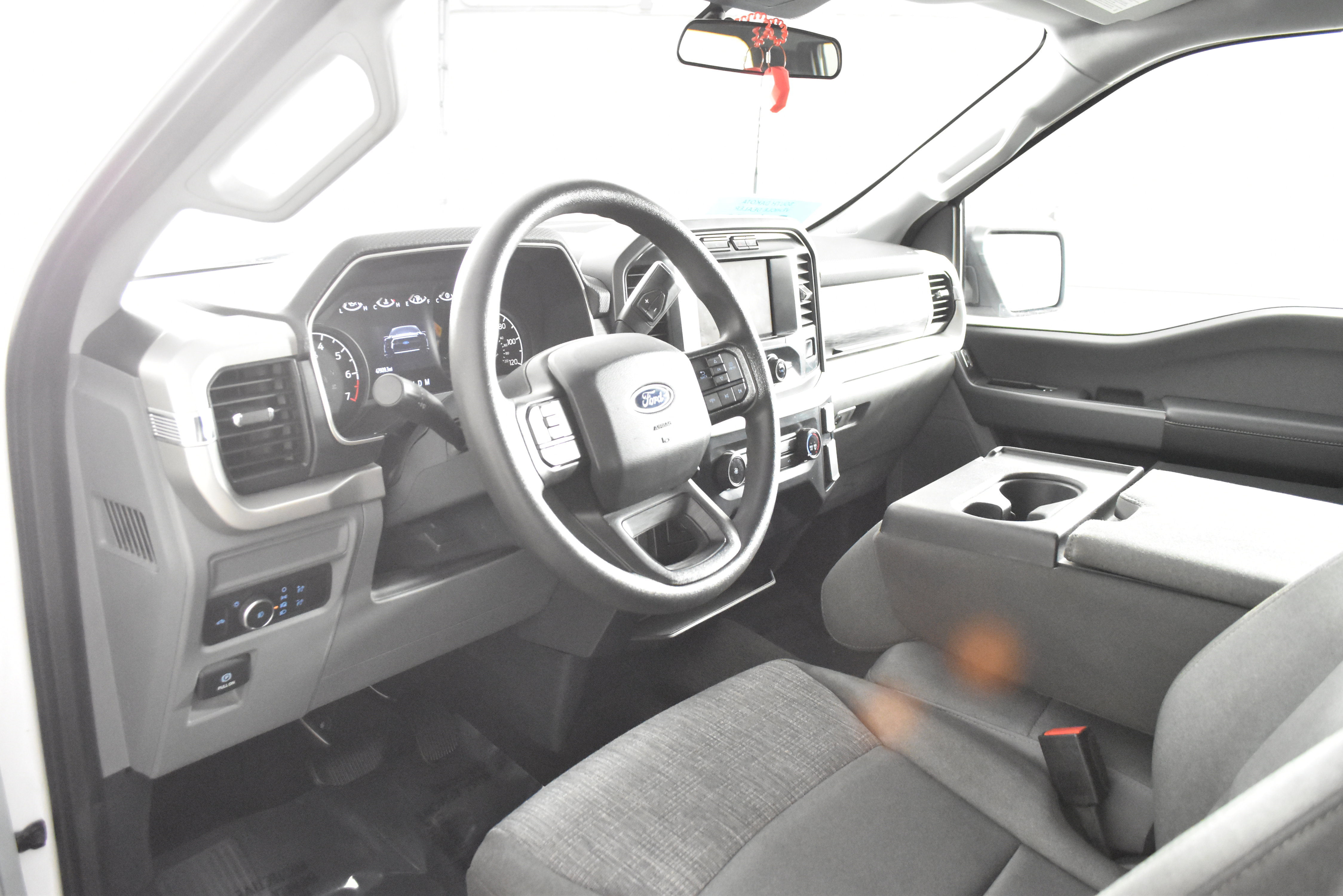 Used 2022 Ford F150 XLT image 2