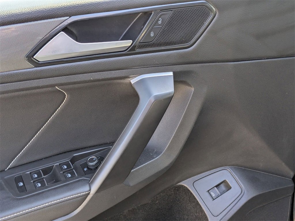 Used 2024 Volkswagen Tiguan SE image 13