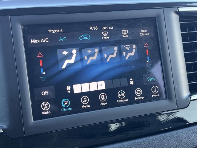 Used 2021 Chrysler Voyager Lxi FWD image 31