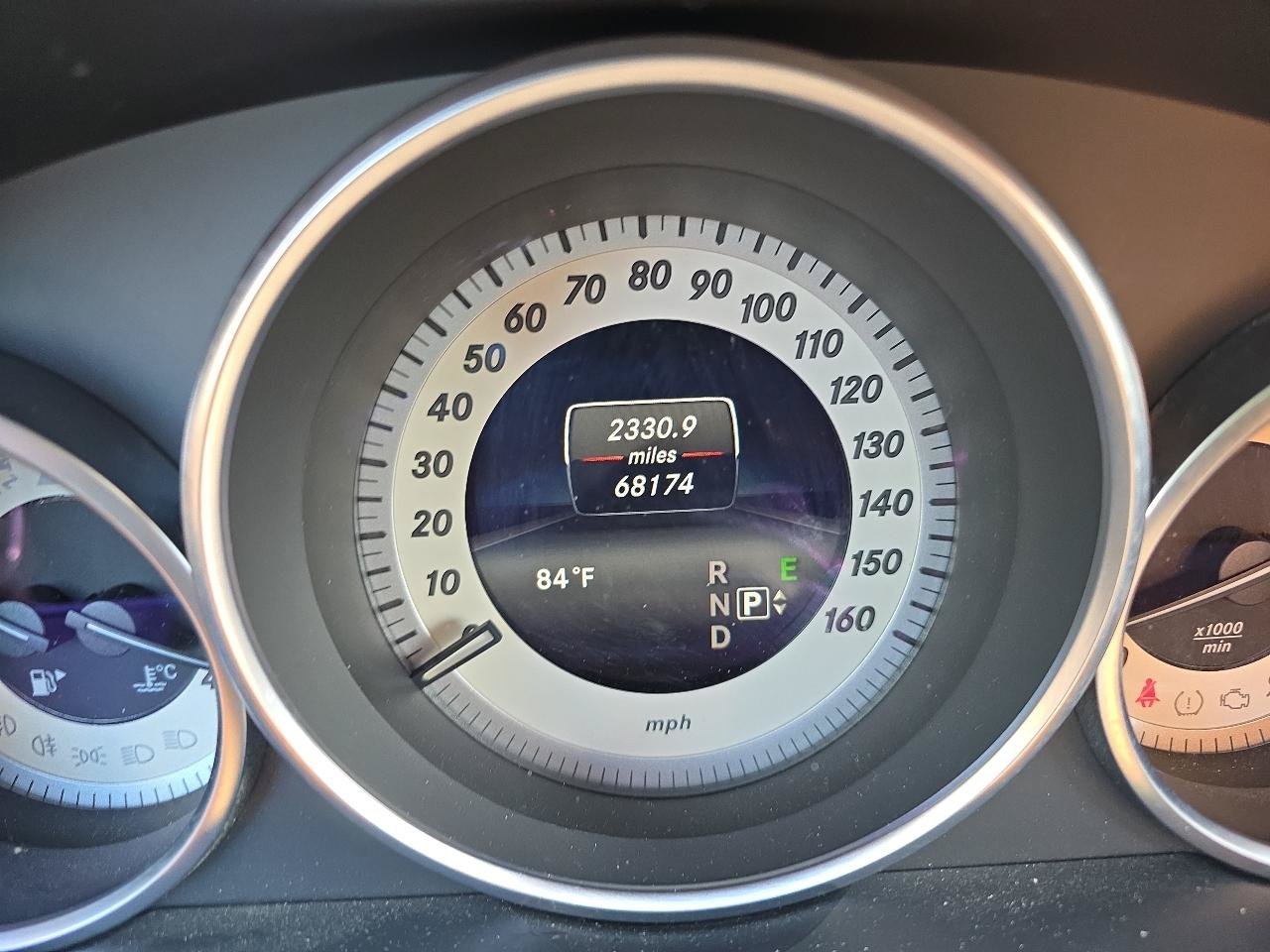 Used 2015 Mercedes-Benz E 400 4MATIC Sedan image 24