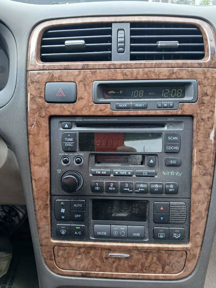 Used 2004 Hyundai XG350 FWD image 9