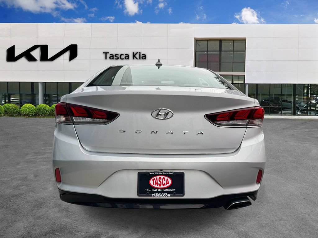 Used 2018 Hyundai Sonata SEL w/ Tech Package 04 FWD image 5