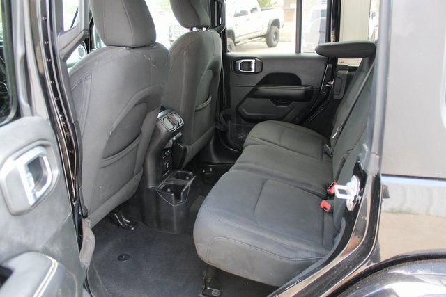 Used 2020 Jeep Wrangler Unlimited Sahara AWD/4WD image 18