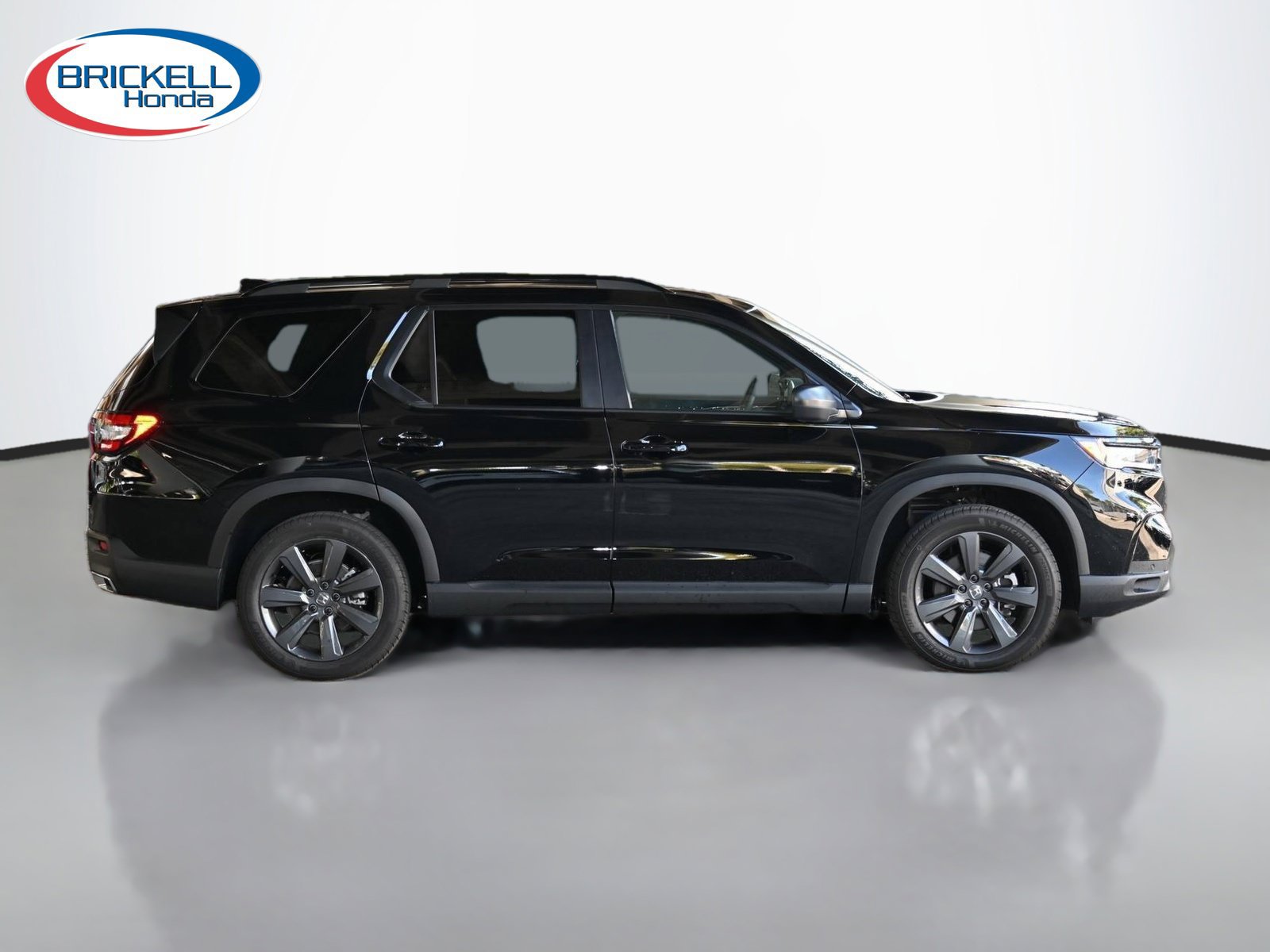 New 2026 Honda Pilot Sport image 4