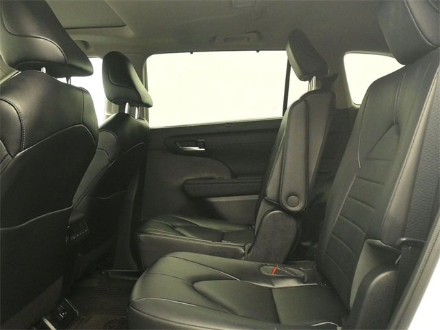Used 2023 Toyota Highlander XLE image 10
