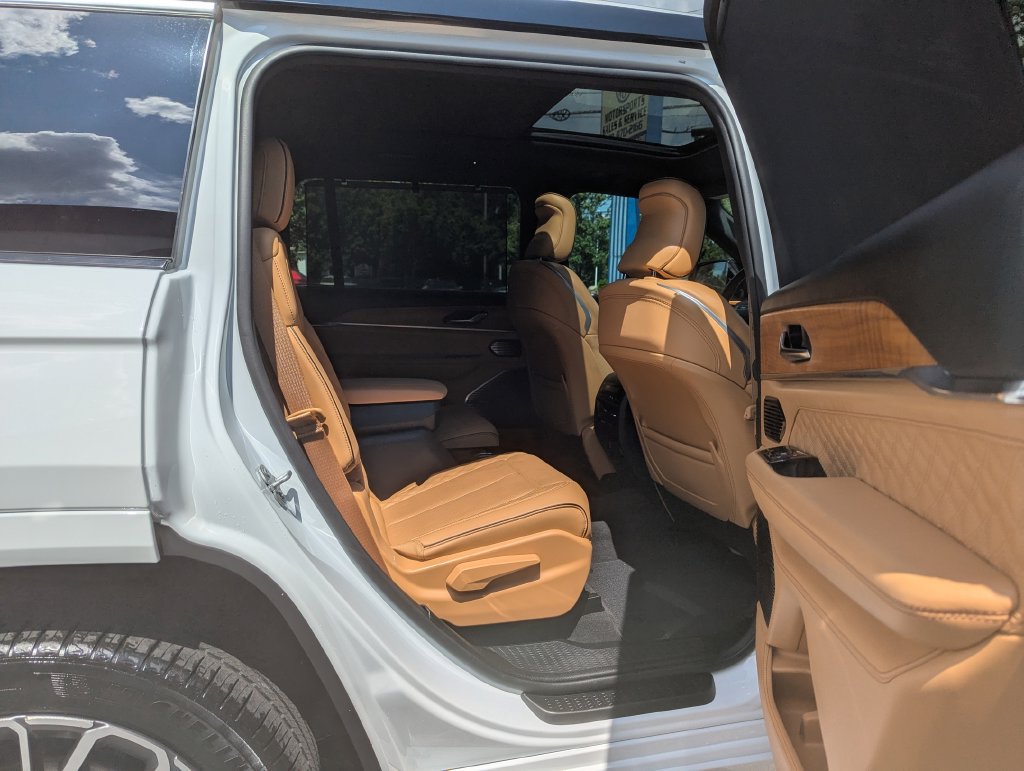 Used 2021 Jeep Grand Cherokee L Summit AWD/4WD image 53