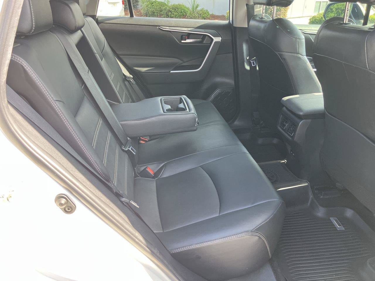 Used 2022 Toyota RAV4 XLE Premium AWD/4WD image 30