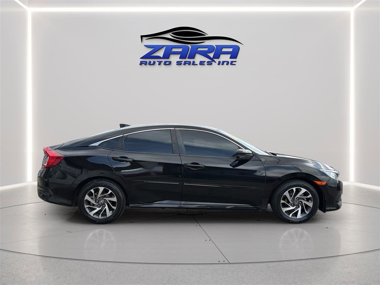 Used 2018 Honda Civic EX image 8