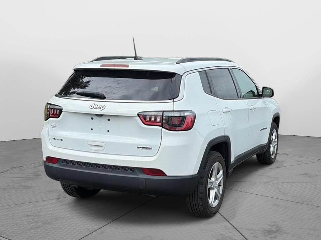 Used 2023 Jeep Compass Latitude AWD/4WD image 7