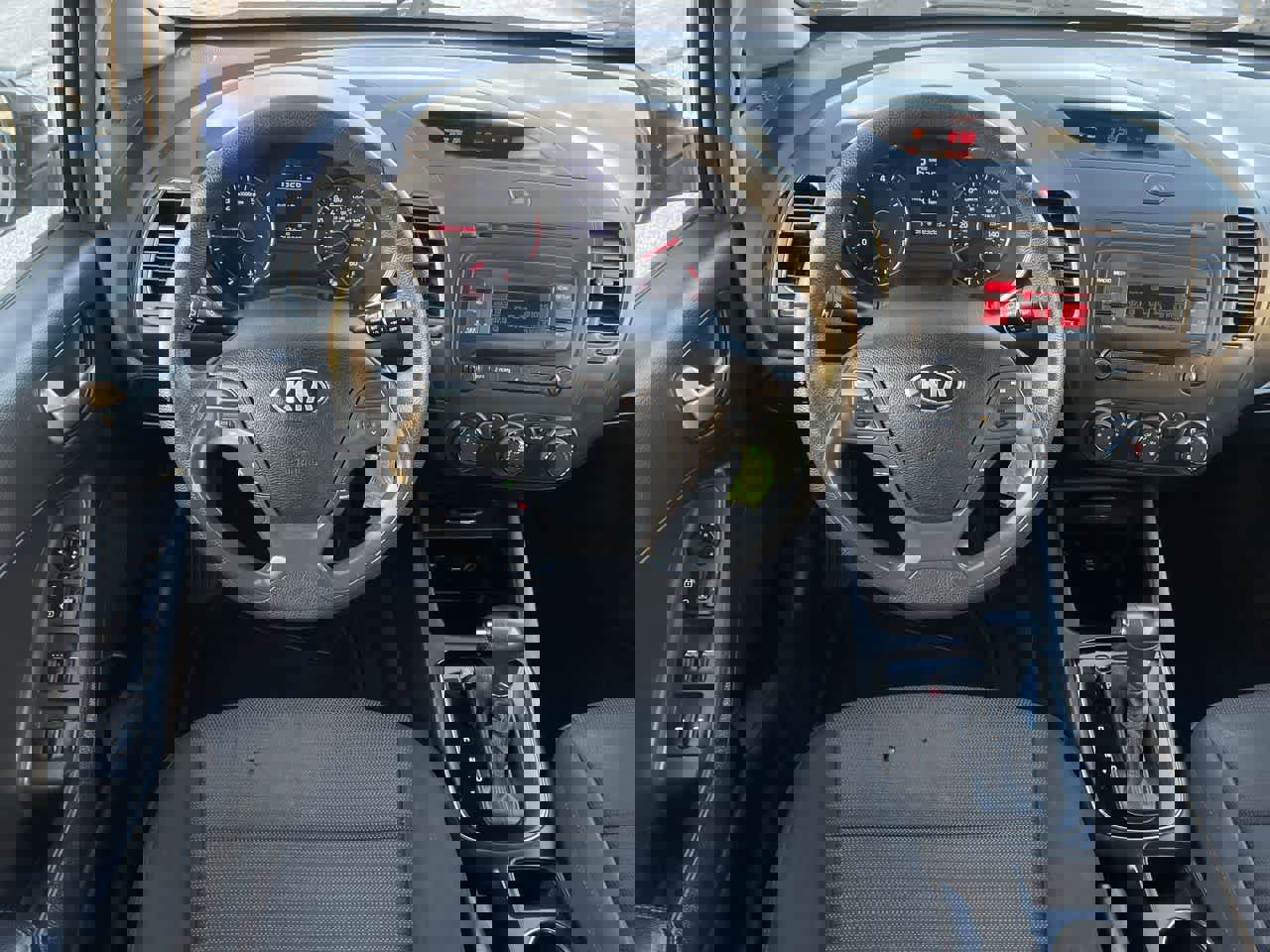 Used 2017 Kia Forte LX image 11