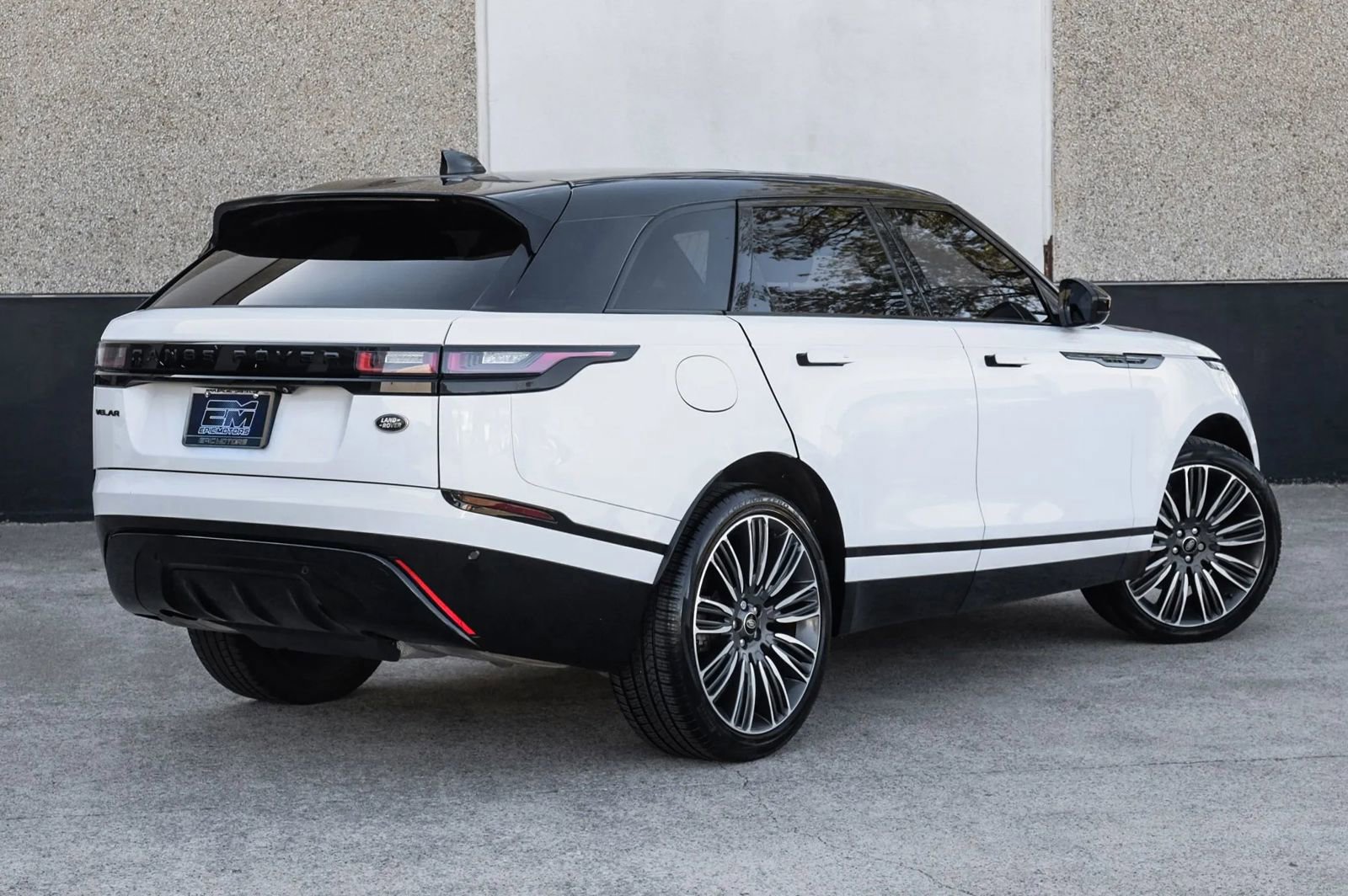 Used 2022 Land Rover Range Rover Velar R-Dynamic S AWD/4WD image 9