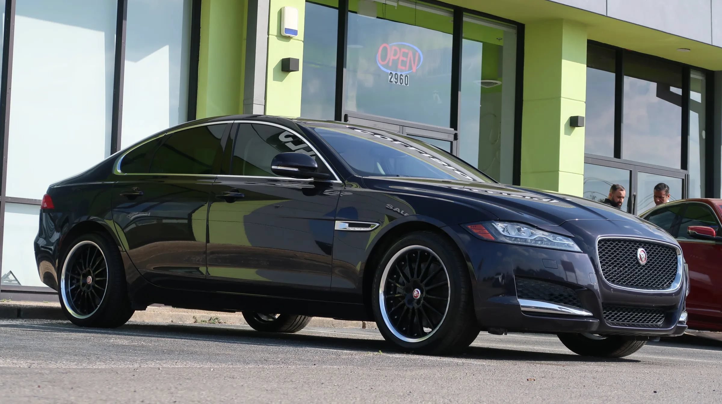Used 2017 Jaguar XF Prestige RWD image 6