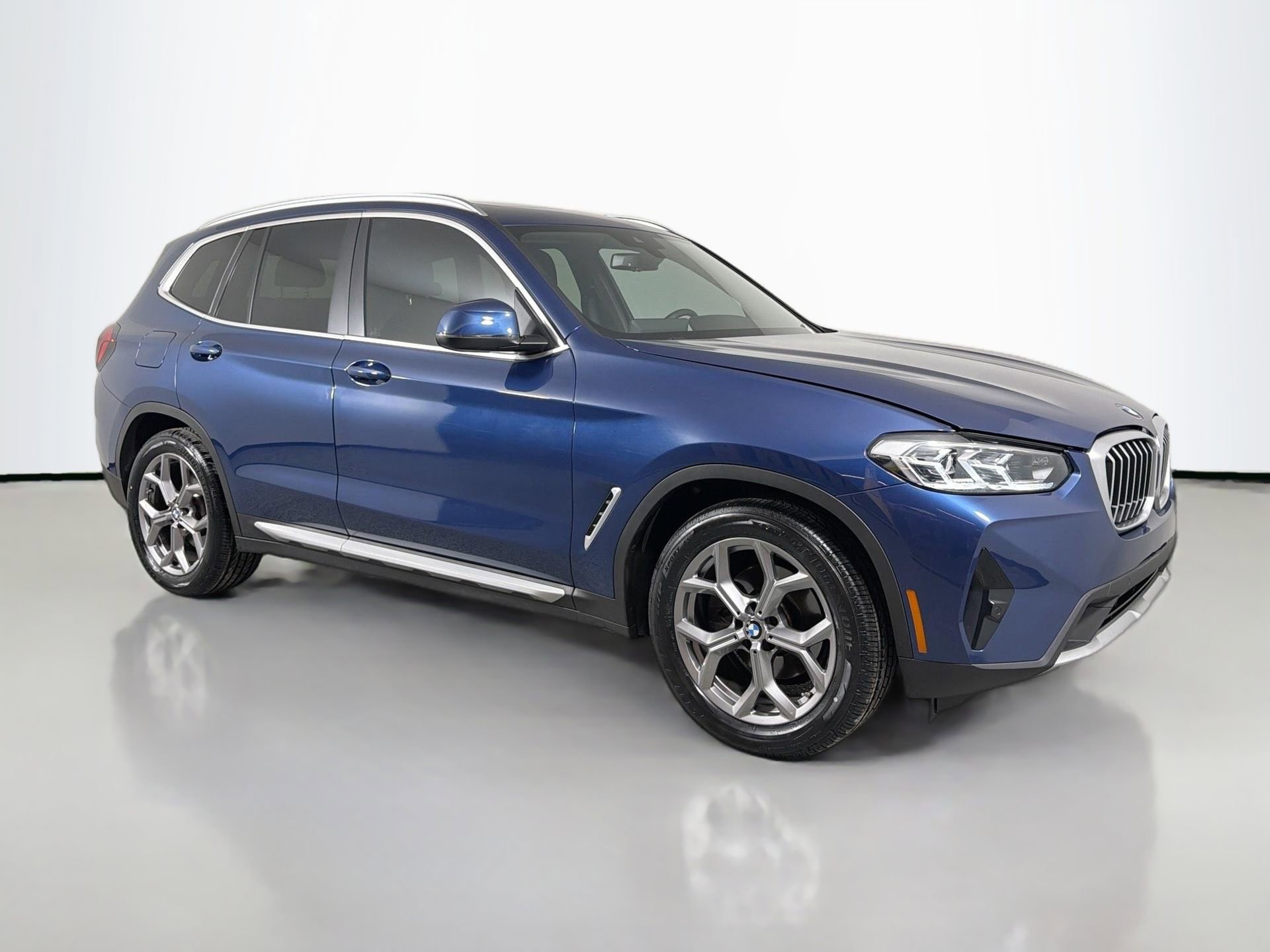 Certified 2024 BMW X3 sDrive30i w/ Premium Package image 4