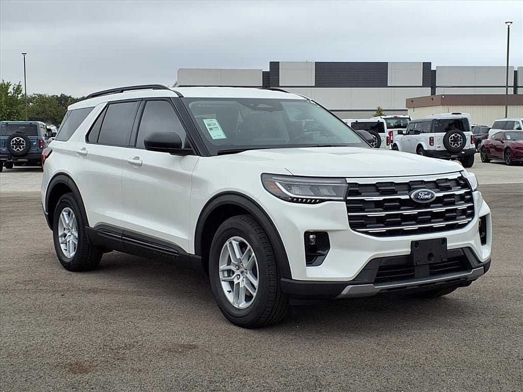New 2026 Ford Explorer Active w/ Active Comfort Package RWD image 3