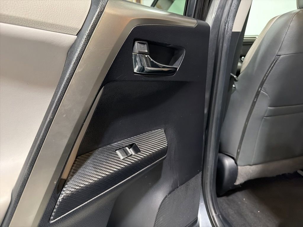 Used 2013 Toyota RAV4 Limited image 32