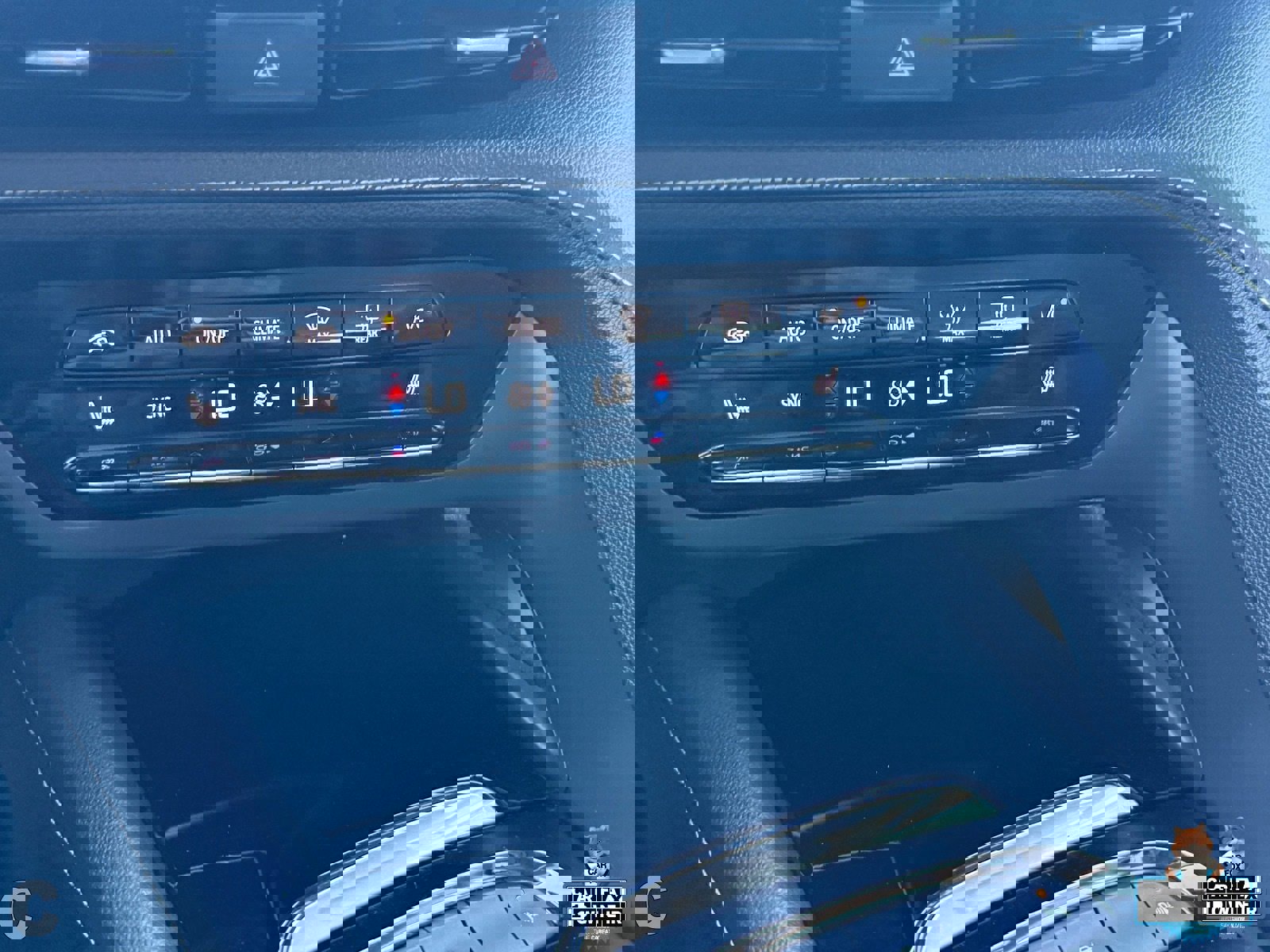 Used 2023 Buick Envision Preferred image 22