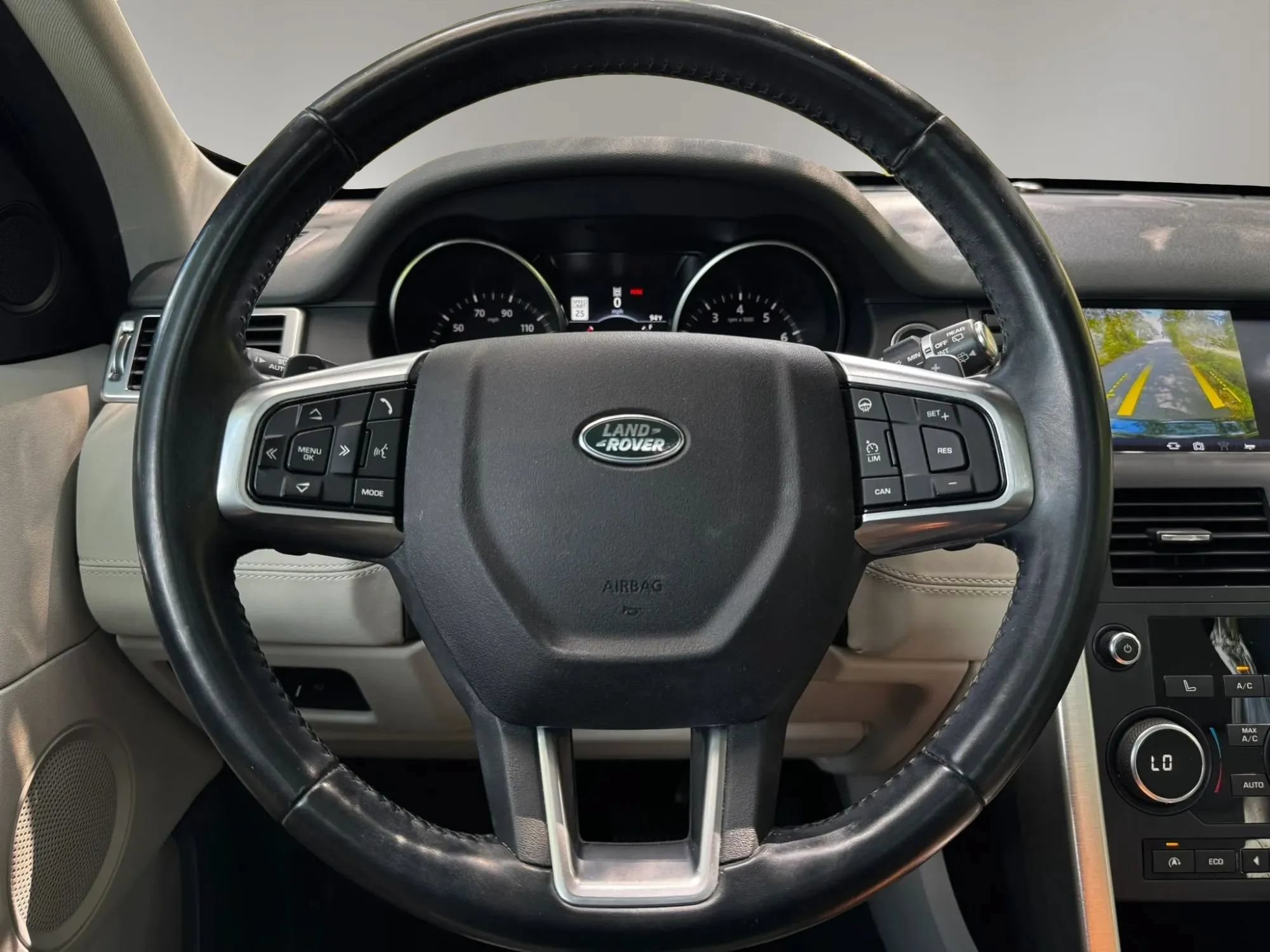 Used 2017 Land Rover Discovery Sport HSE AWD/4WD image 23