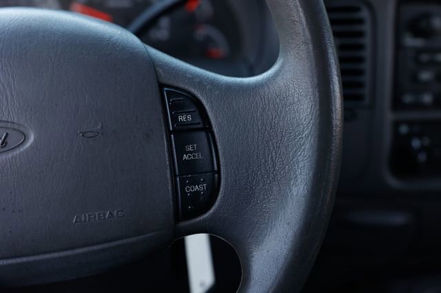 Used 2002 Ford Expedition XLT image 31