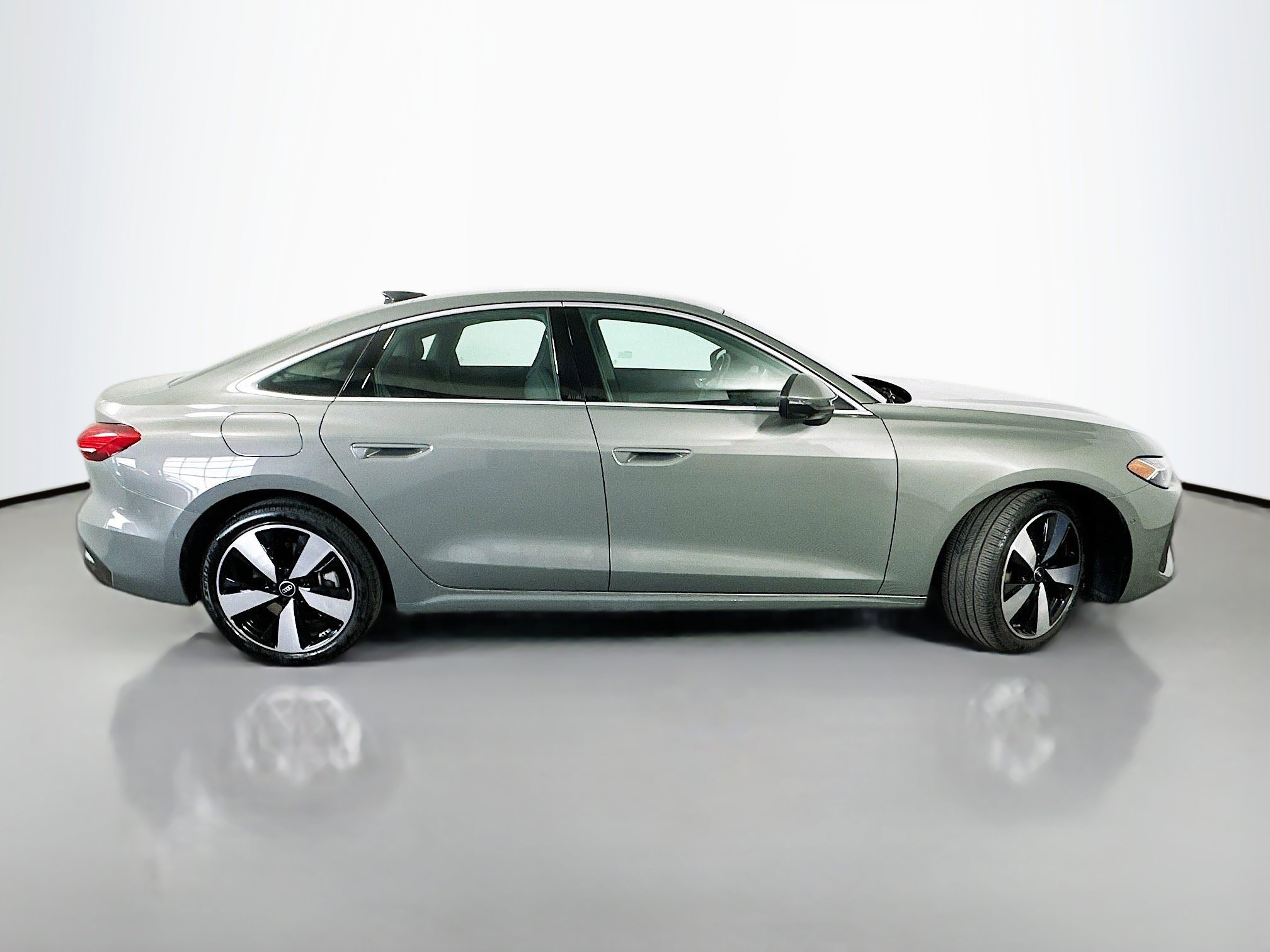 Used 2025 Audi A5 2.0T Premium Plus w/ Premium Plus image 8