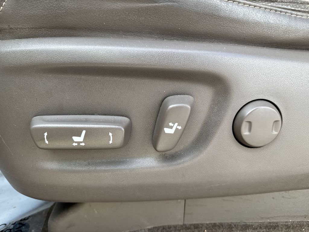 Used 2015 Lexus GX 460 w/ Premium Package AWD/4WD image 12