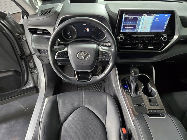 Used 2021 Toyota Highlander Platinum image 18