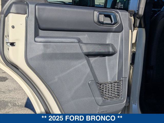 New 2025 Ford Bronco Badlands AWD/4WD image 17