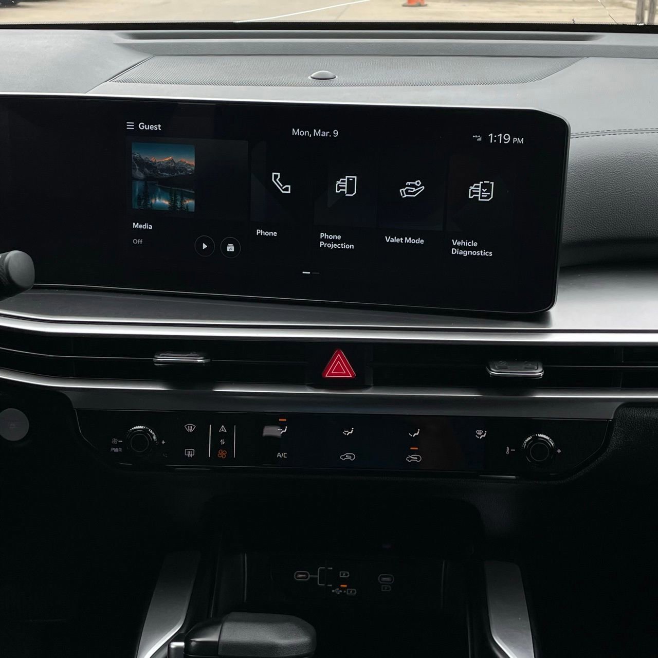 Used 2025 Kia Sorento LX image 17