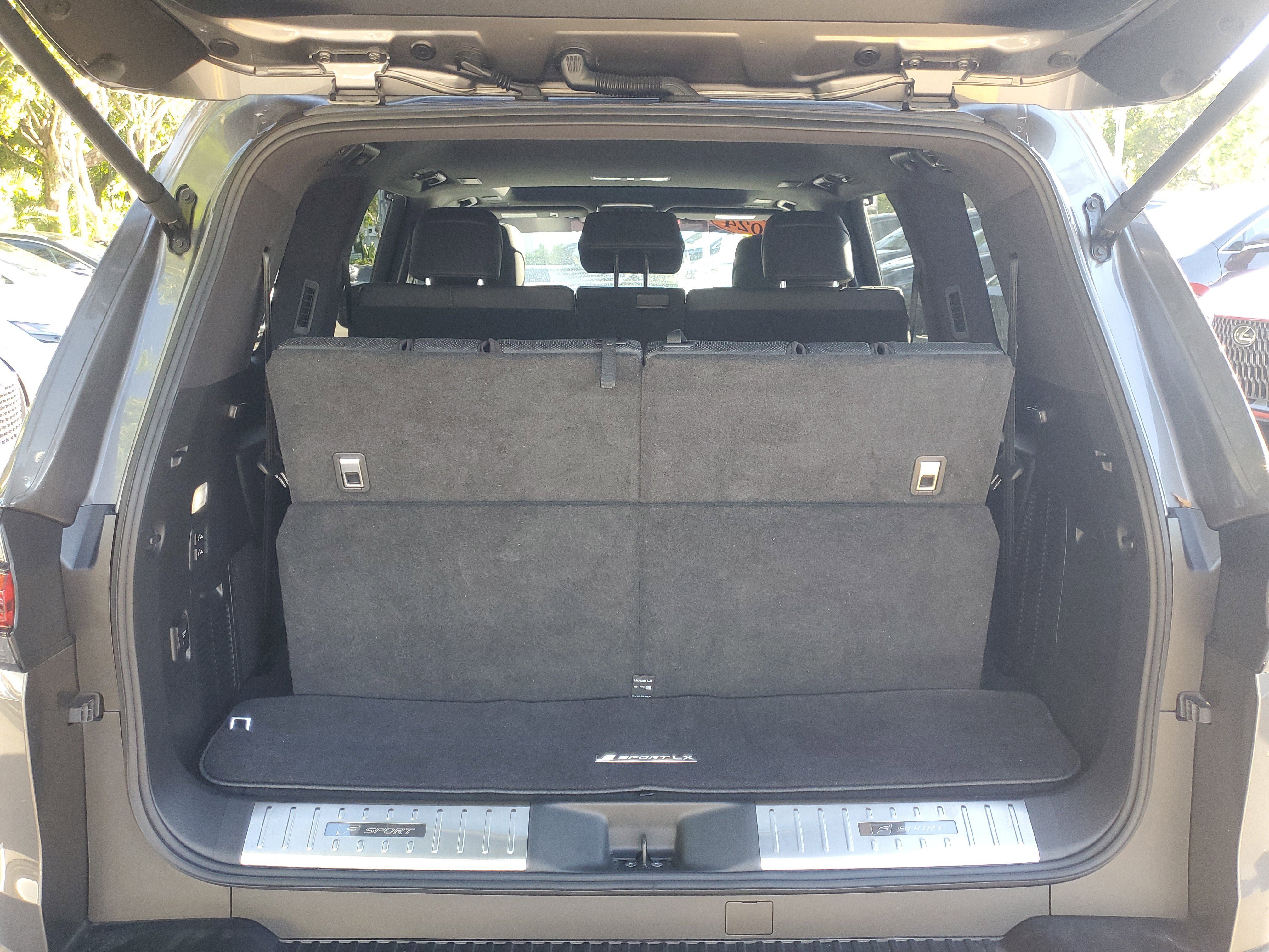 Used 2024 Lexus LX 600 F Sport image 10