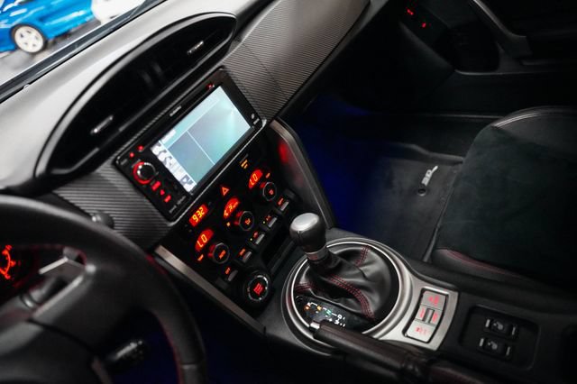 Used 2015 Subaru BRZ Limited w/ Popular Package #1A RWD image 6