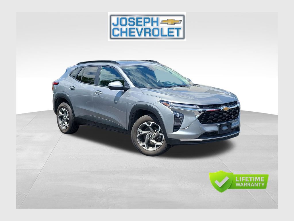 Used 2025 Chevrolet Trax LT w/ LT Convenience Package FWD image 1