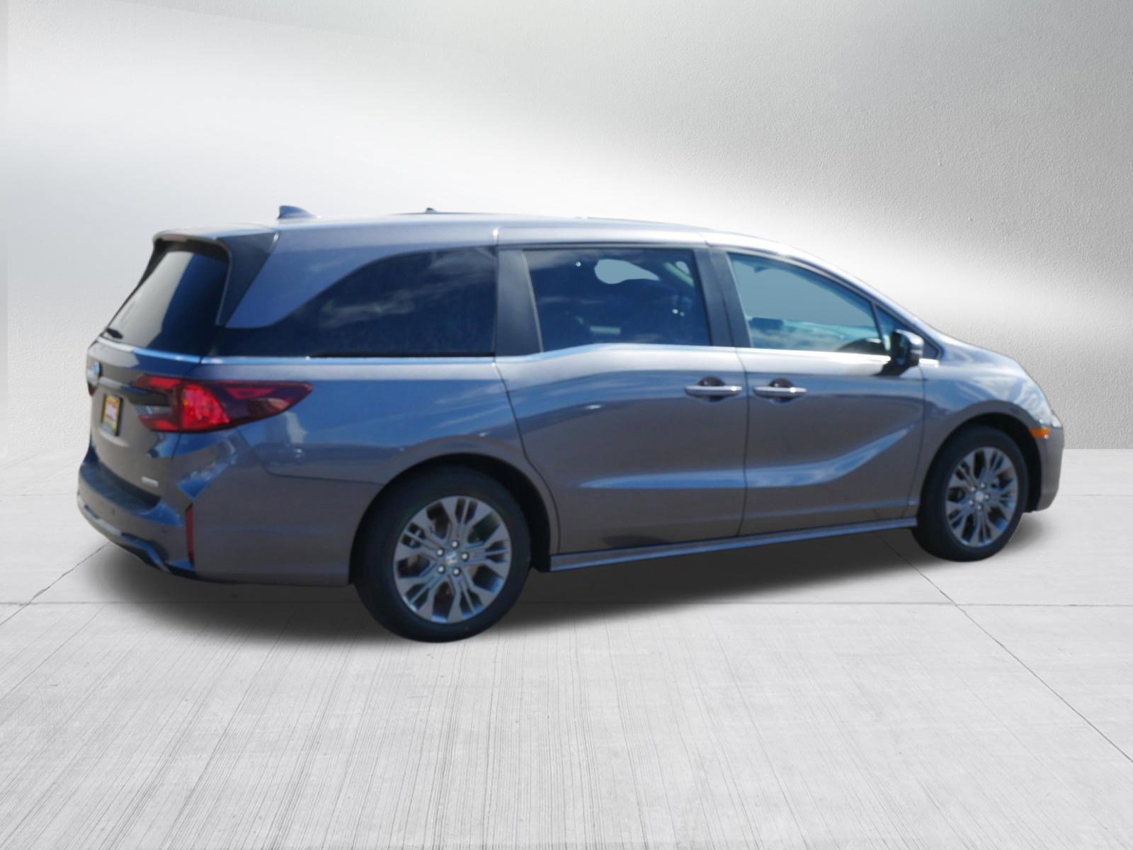 Certified 2026 Honda Odyssey Touring image 7