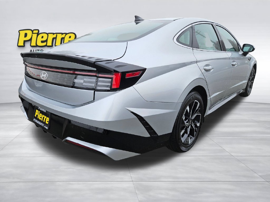 Used 2025 Hyundai Sonata SEL FWD image 5