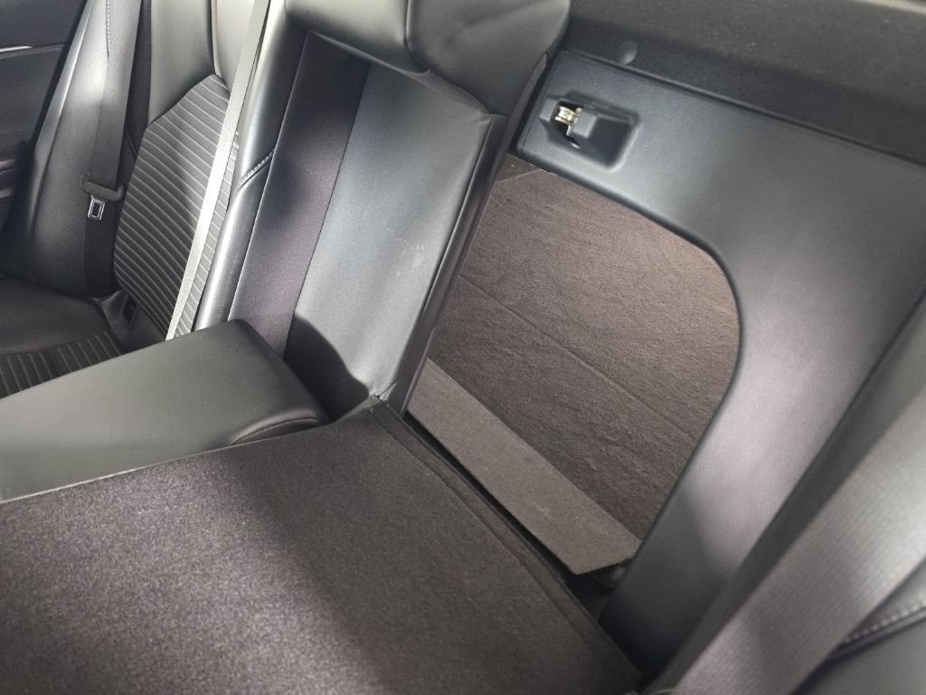 Used 2020 Toyota Camry SE FWD image 25