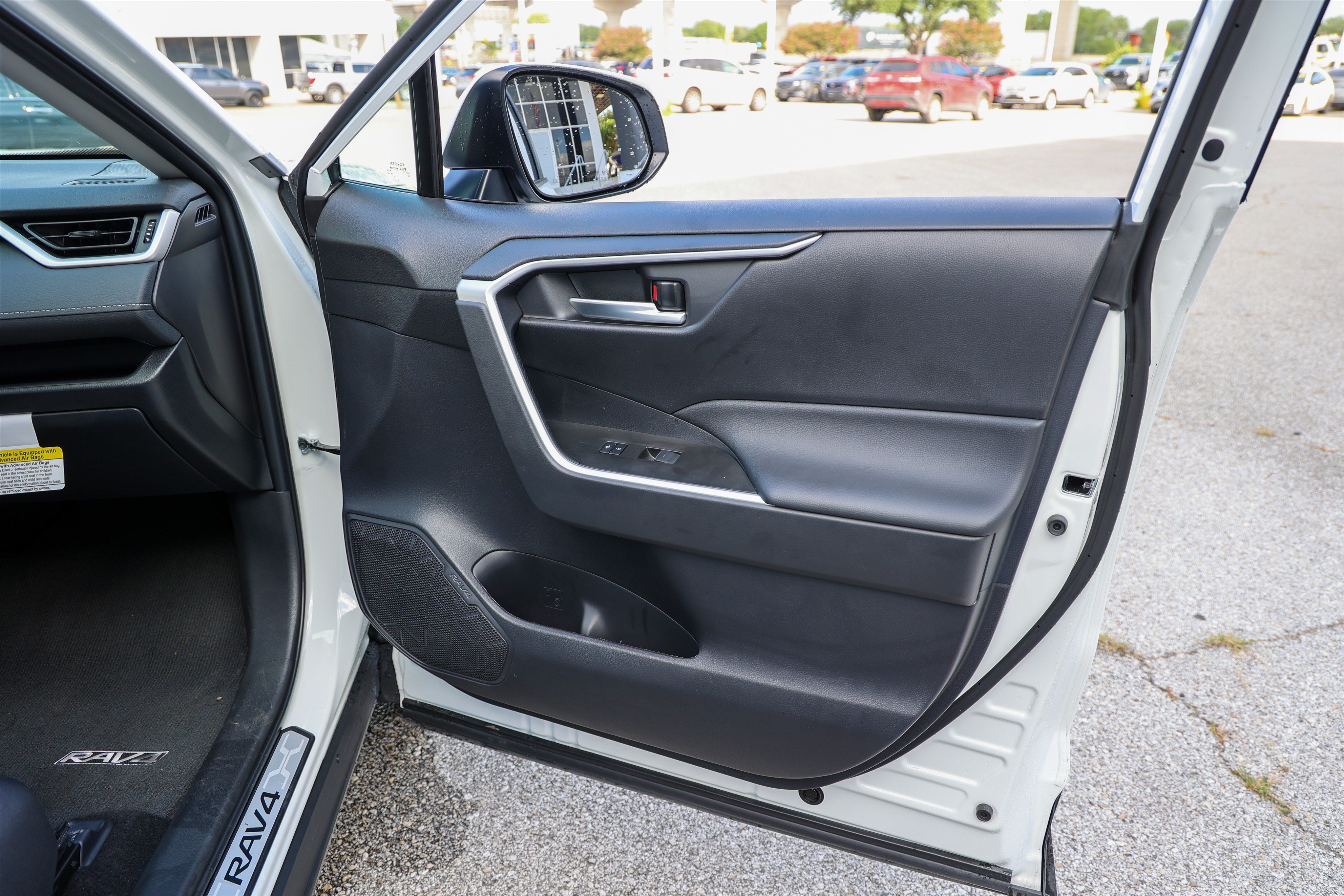 Certified 2025 Toyota RAV4 XLE w/ Convenience Package FWD image 43