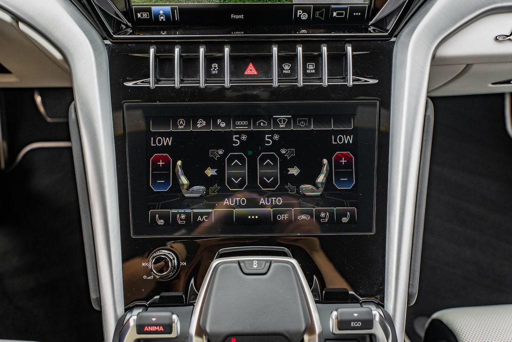 Used 2022 Lamborghini Urus AWD/4WD image 29